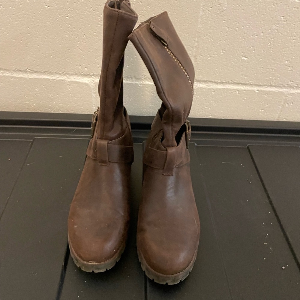 Women’s fashion boots